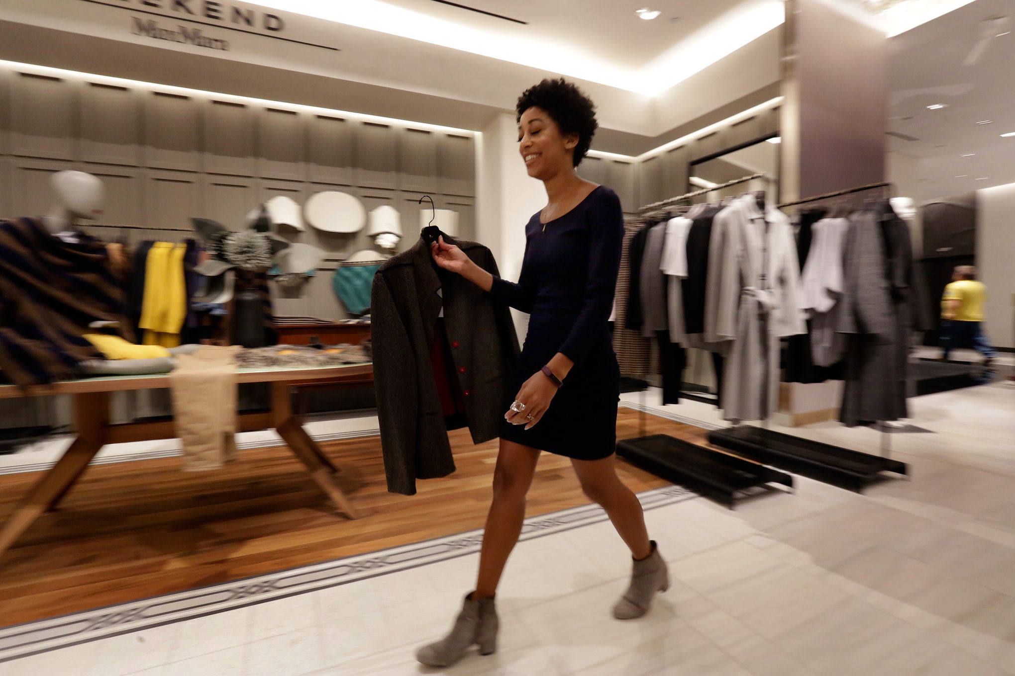 Neiman Marcus to Close Outlet Stores in Luxury Focus - Bloomberg