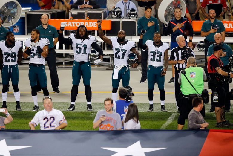 Jenkins leads several Eagles in protest before Bears game