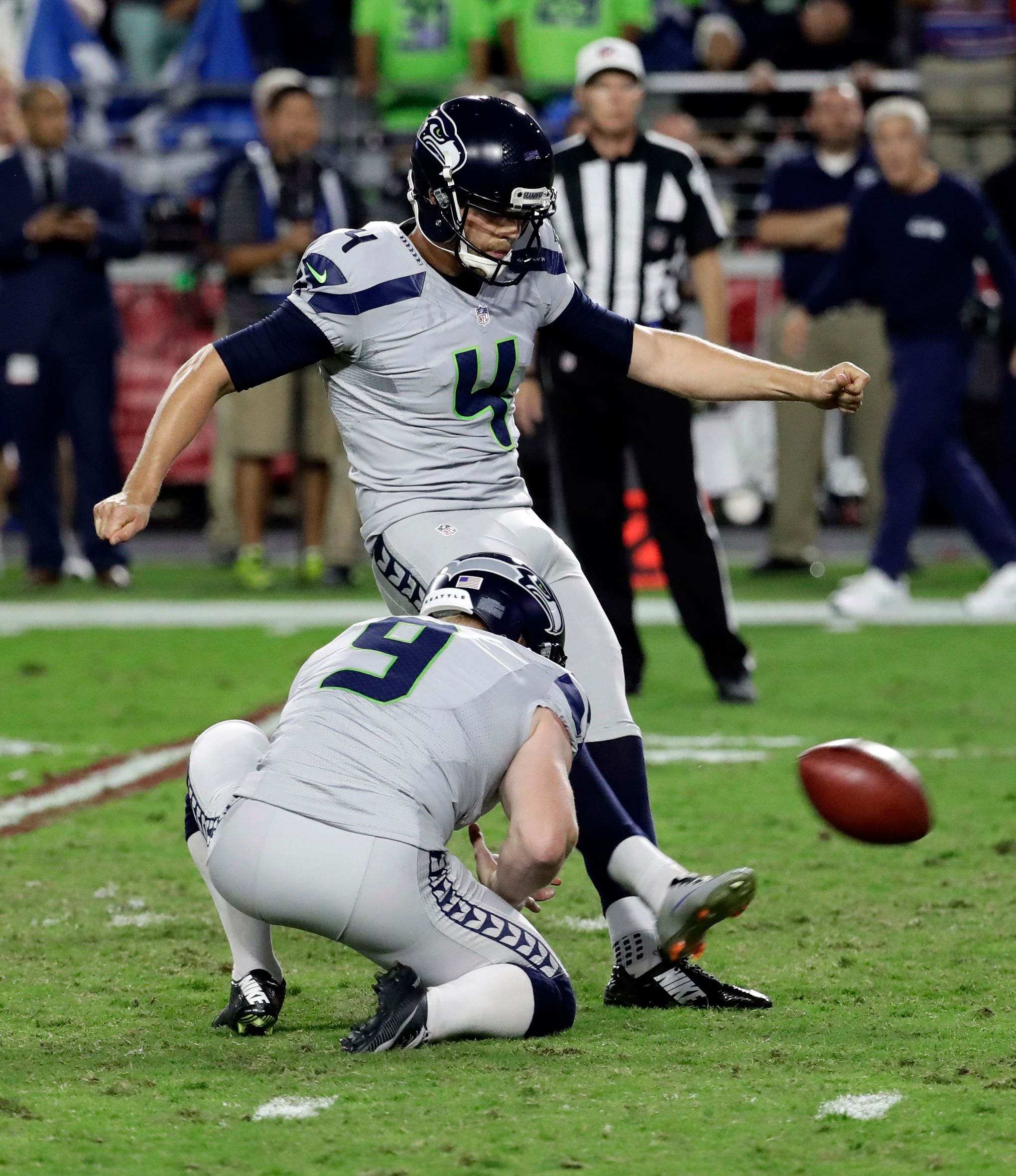 Seahawks re-sign 'extremely solid' kicker Hauschka