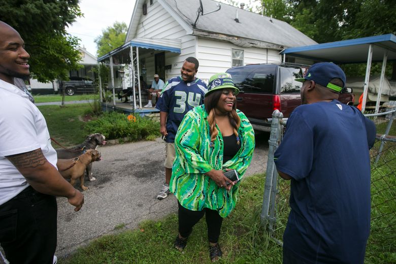 Kid freaks out over Thomas Rawls jersey, Rawls shows up at her house