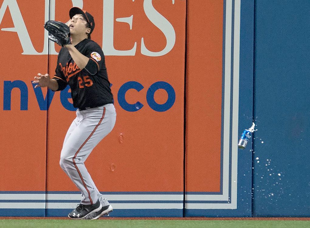 Kim Hyun-soo wins back Orioles fans at bat