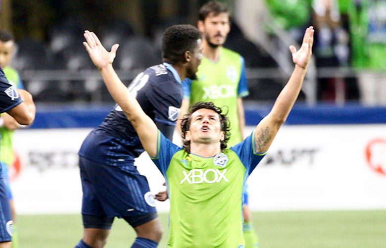 Nelson Valdez headed back to native Paraguay after Seattle