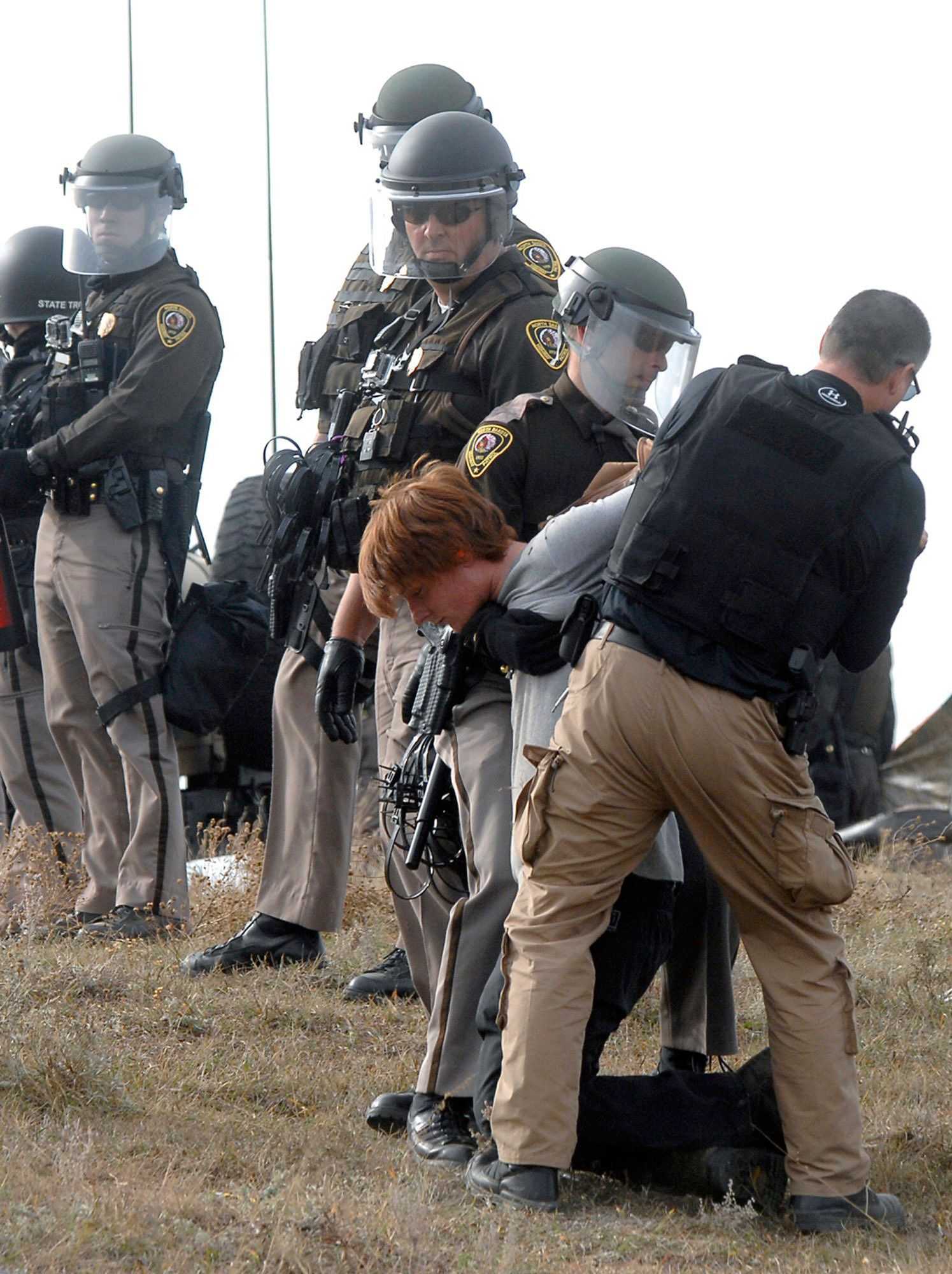 Pepper spray chaos as N.D. pipeline protesters cleared from