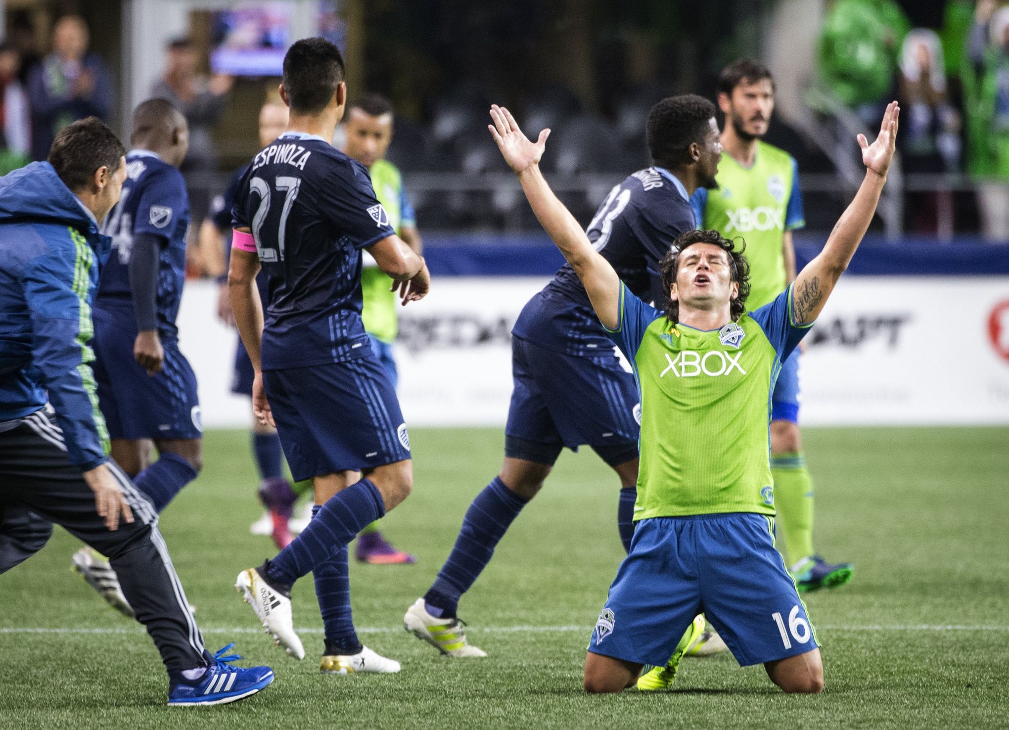 Nelson Valdez headed back to native Paraguay after Seattle