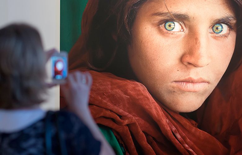 Afghan Woman In Famed National Geographic Photo Arrested In Pakistan The Seattle Times 