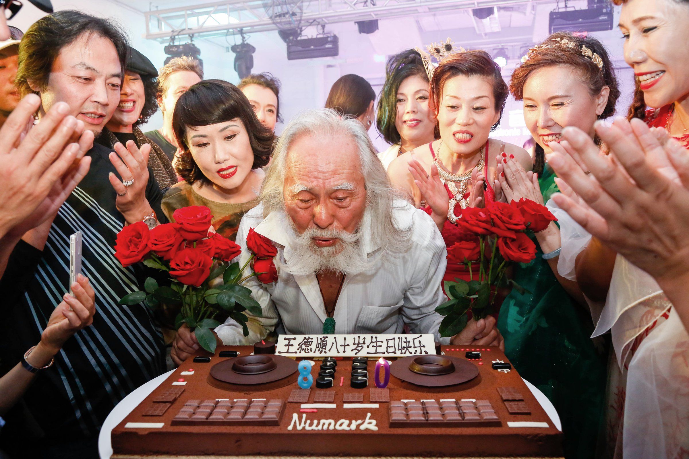 80-year-old hottest grandpa reshaping Chinas views on aging The Seattle Times pic