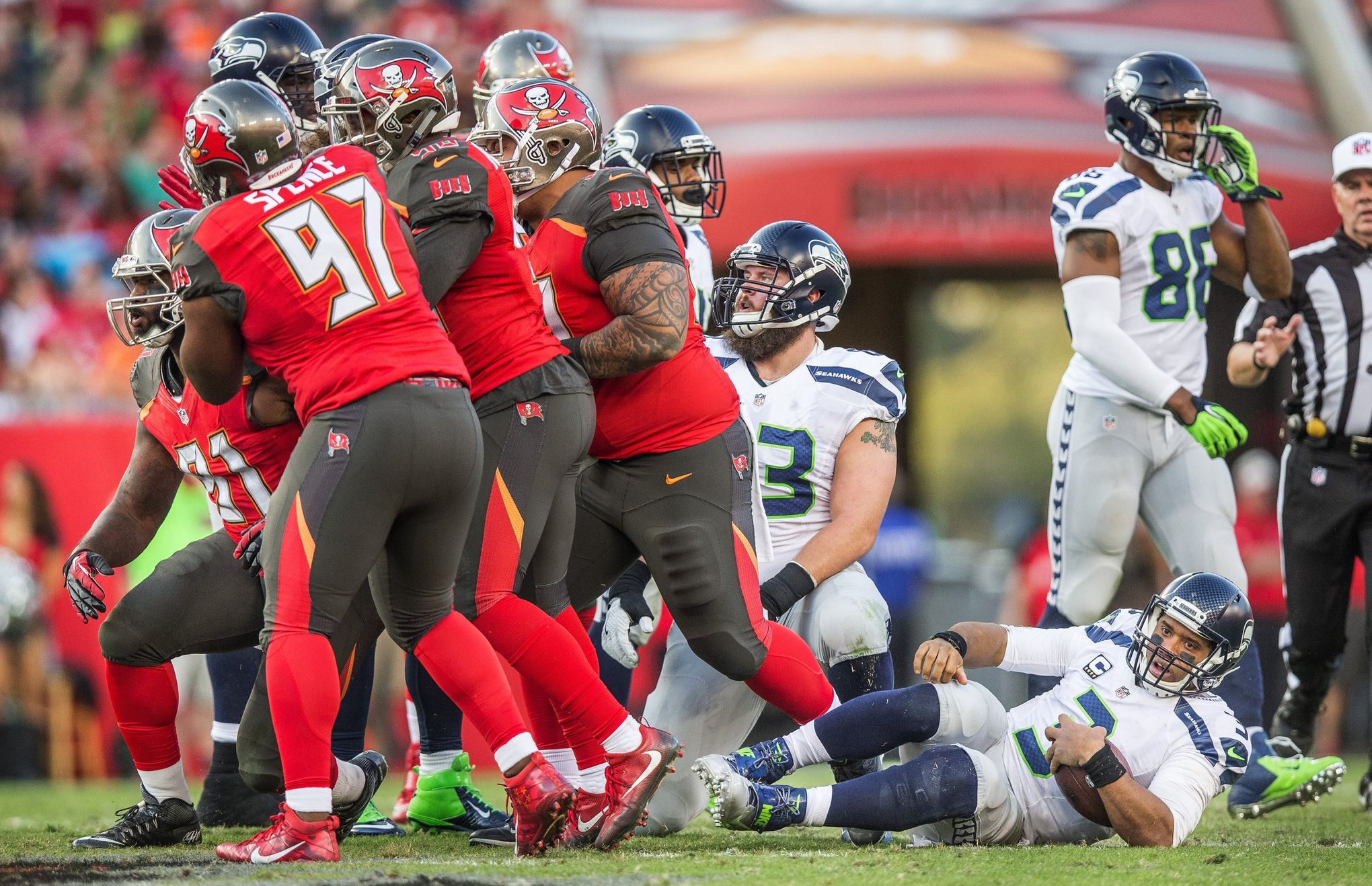 Buccaneers vs. Seahawks score, takeaways: Tampa Bay uses dominant