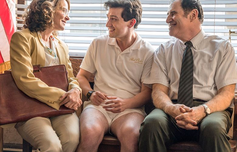 Jennifer Grey, from left, Craig Roberts, and Richard Kind play a family in Amazon Prime's witty comedy, "Red Oaks," returning for a second season on Friday. (Jessica Miglio/Amazon Prime/TNS)
