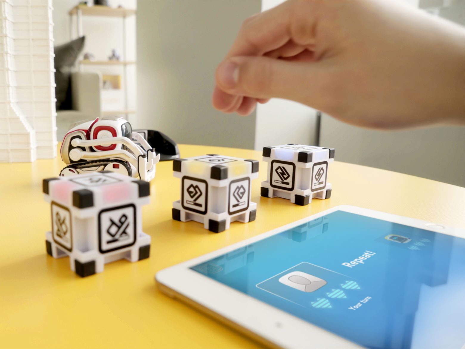 Cozmo, the World's Cutest Robot, Now Teaches You to Code
