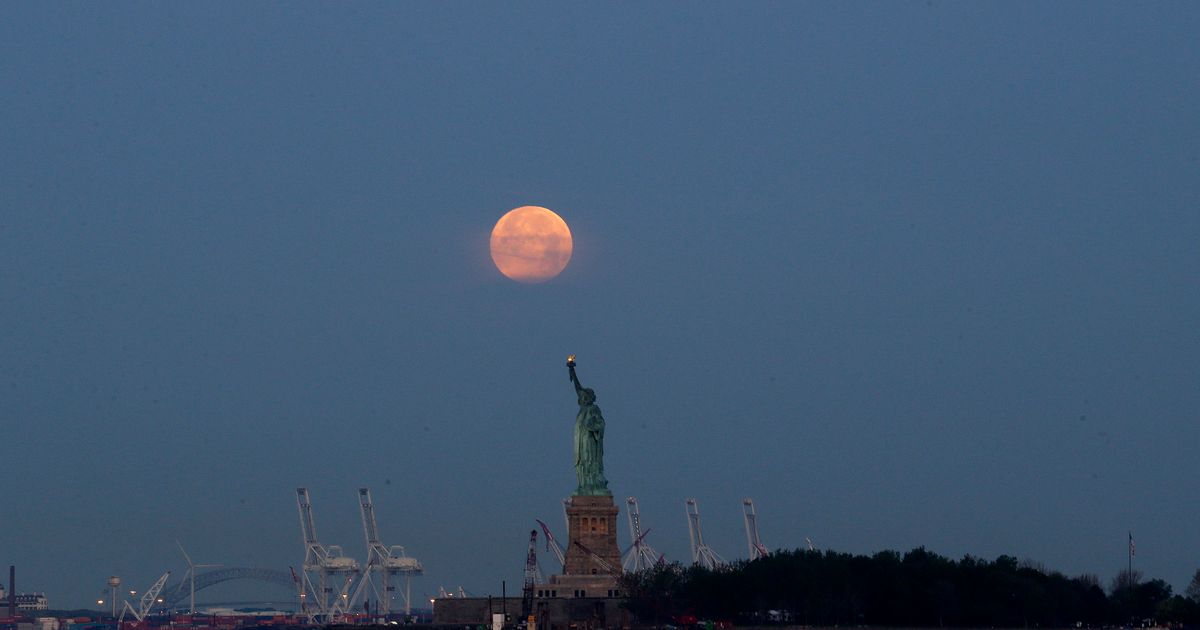 Monday’s supermoon extra super; closest in nearly 69 years | The ...