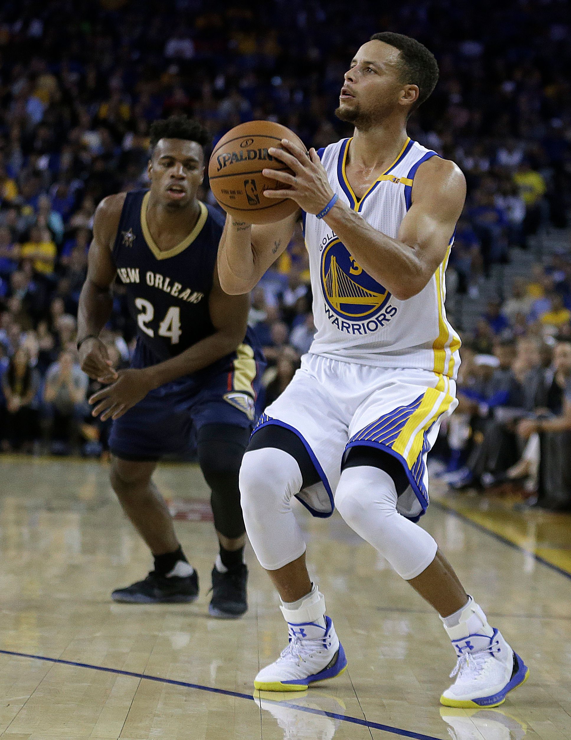 Curry 3 on feet hotsell