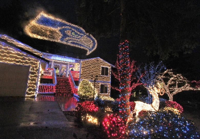 Fan spent 400 hours and used 175,000 lights for his Seahawks Christmas  display 