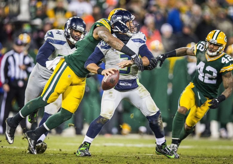 Russell Wilson Throws Five Interceptions as Seahawks Implode at Lambeau -  The New York Times