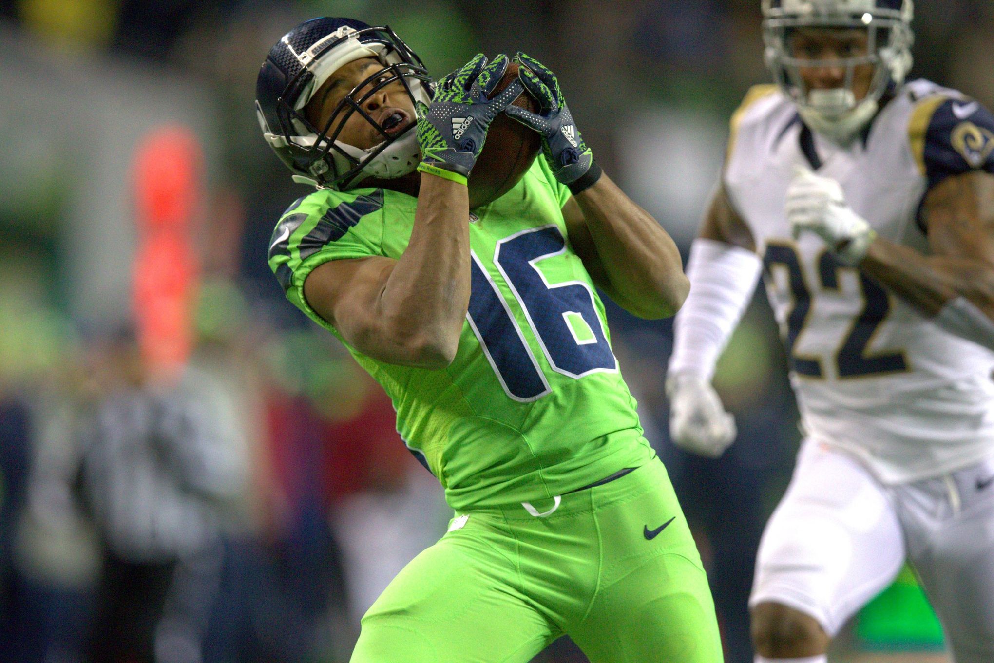 Seahawks take NFC West title with 24-3 win over Rams