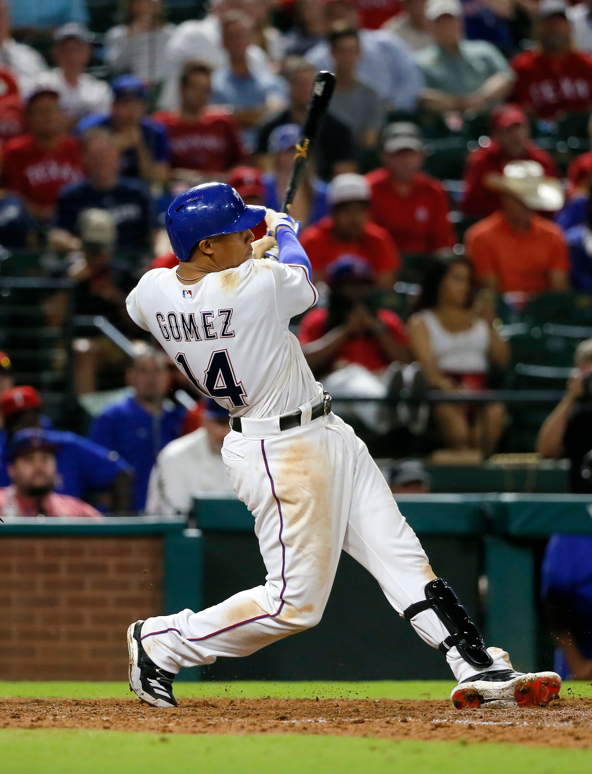 Rangers sign former All-Star Carlos Gomez