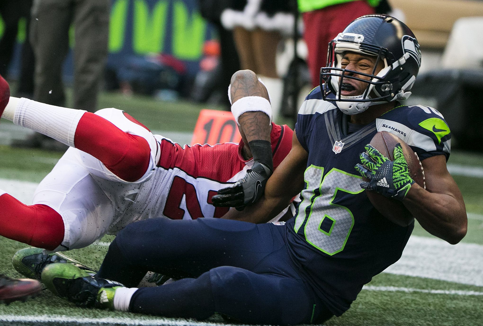 Seahawks WR Tyler Lockett out for season after gruesome leg injury