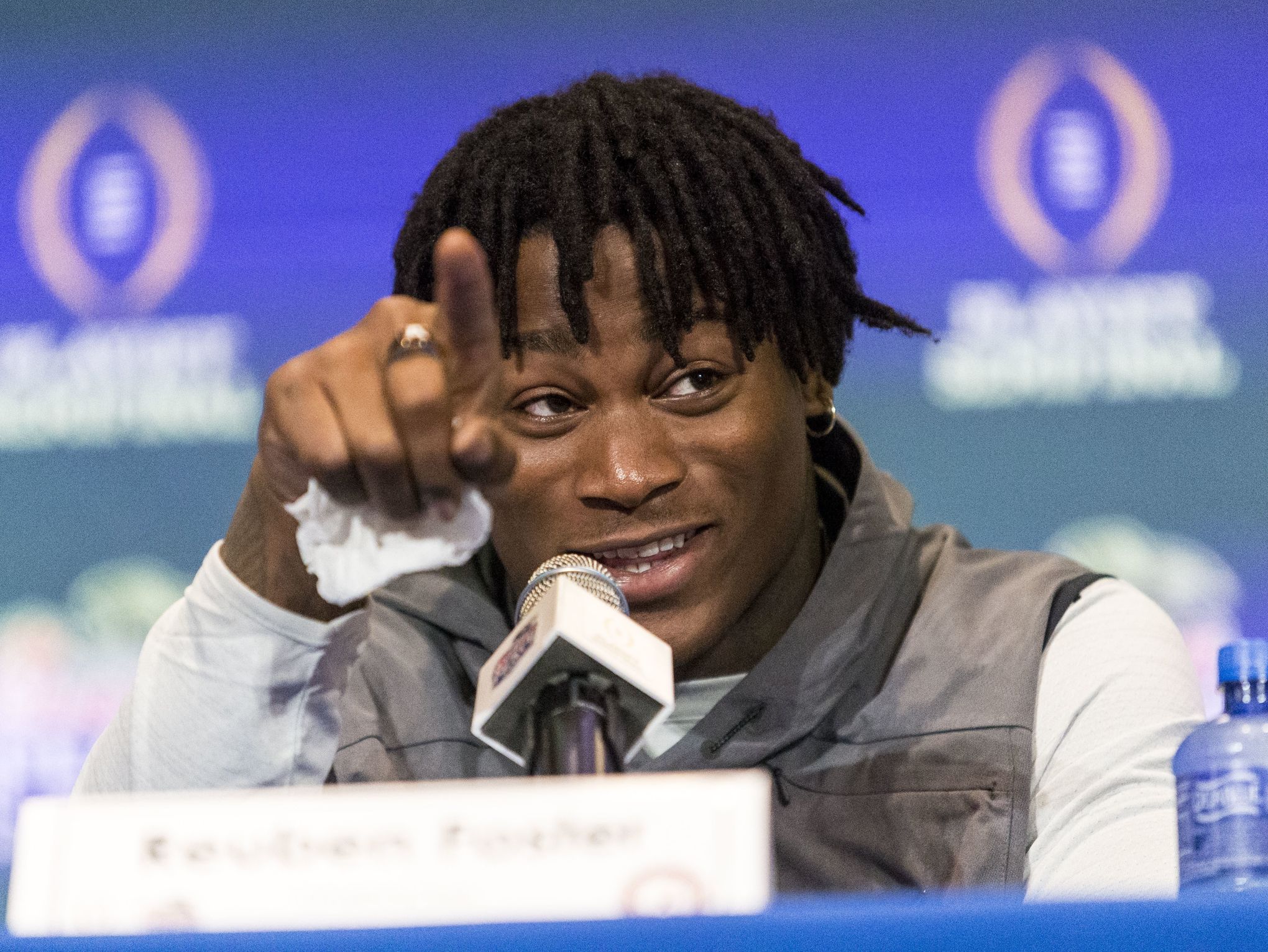 Reuben Foster more than just hard-hitting linebacker for Alabama