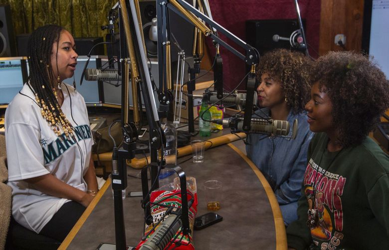 Podcasters Eula Scott Bynoe (left top, lead interviewer), Alaina Caldwell (second from right, food reviewer) and Jasmine Jackson (right, calendar curator), record their podcast Sunday, November 20, 2016.
What: FOR A SUNDAY ARTS COVER STORY about podcasters. Eula, Alaina and Jasmine will be preparing for their podcast with guest (and local artist ) Soufender at 2:45 p.m., and do their podcast at 3 p.m.