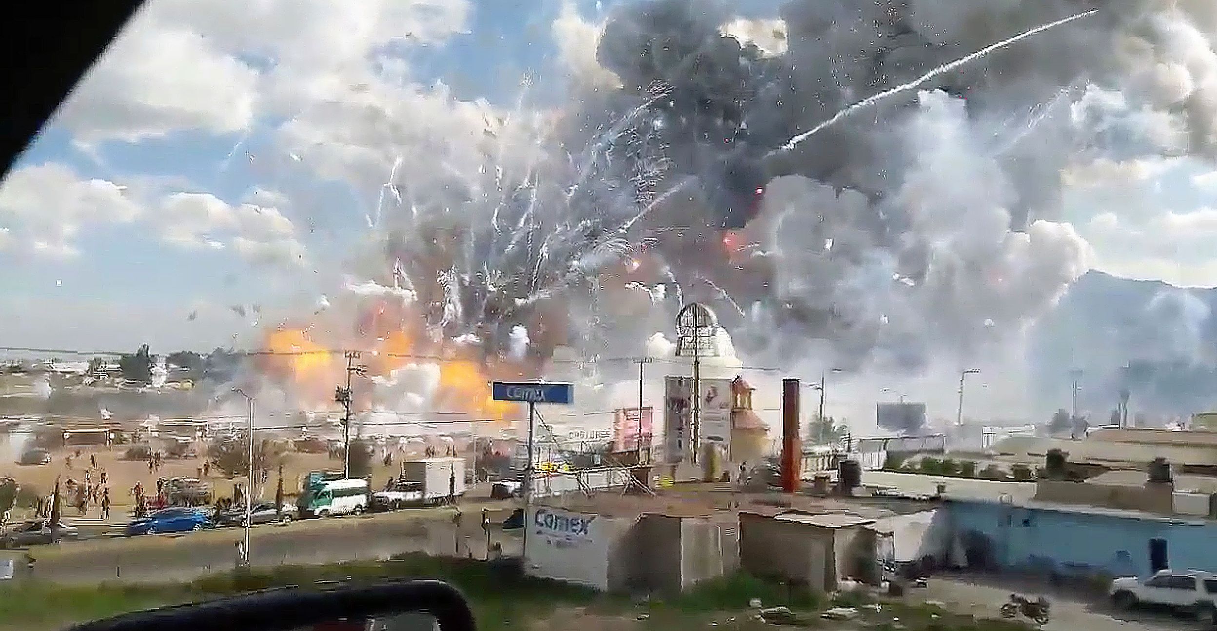 Massive fireworks market blast kills at least 29 in Mexico | The