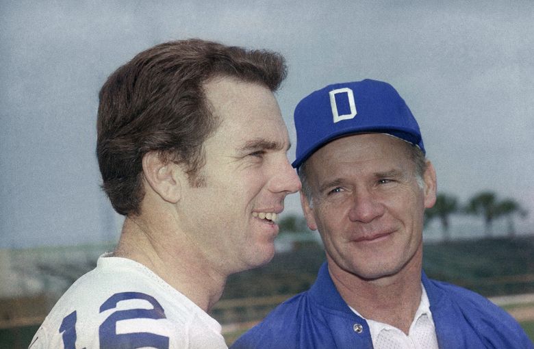 Staubach recalls when Landry installed shotgun for Cowboys