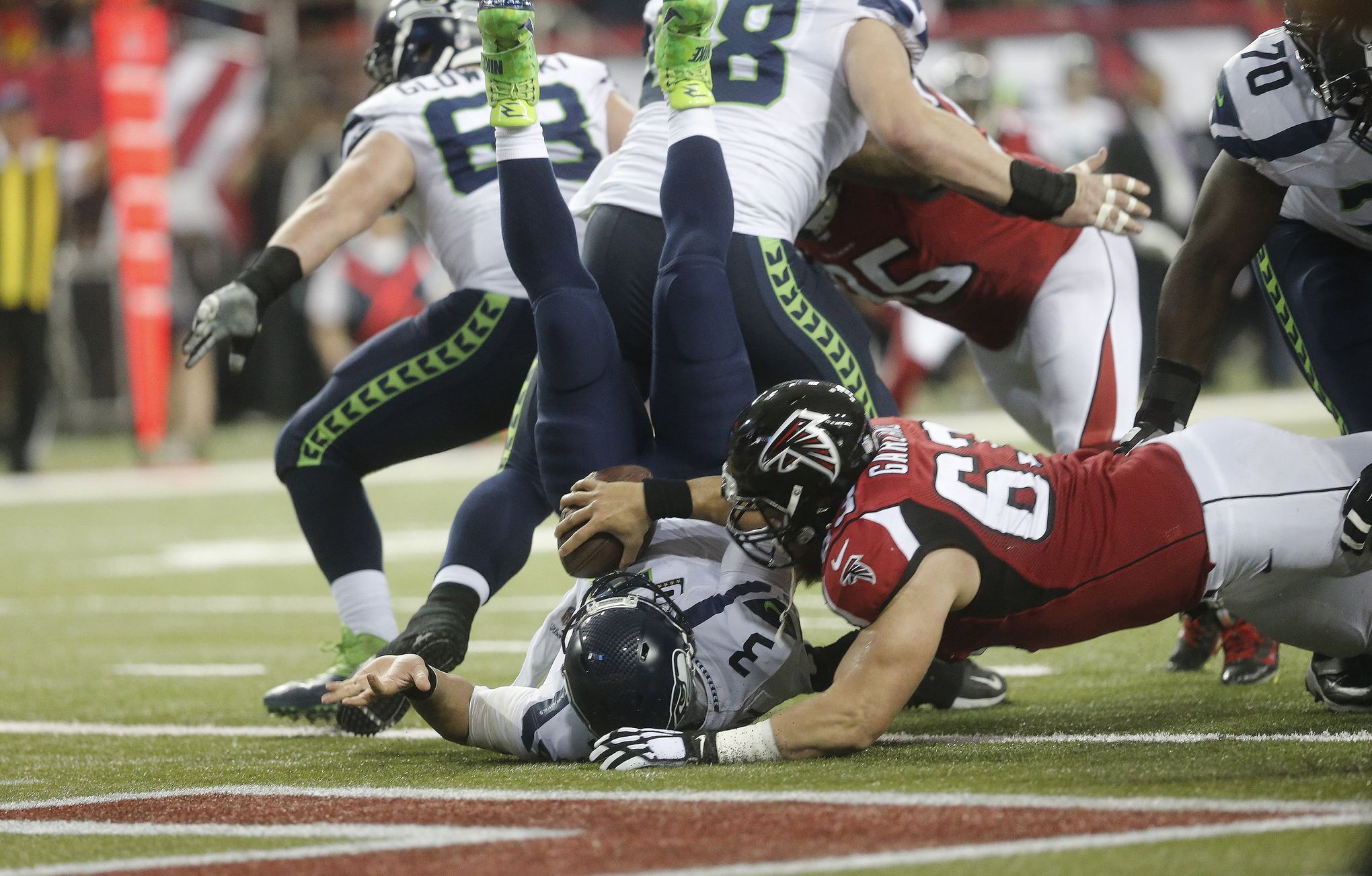 Seahawks' Russell Wilson torches Falcons in season-opening win at  Mercedes-Benz Stadium, Sports