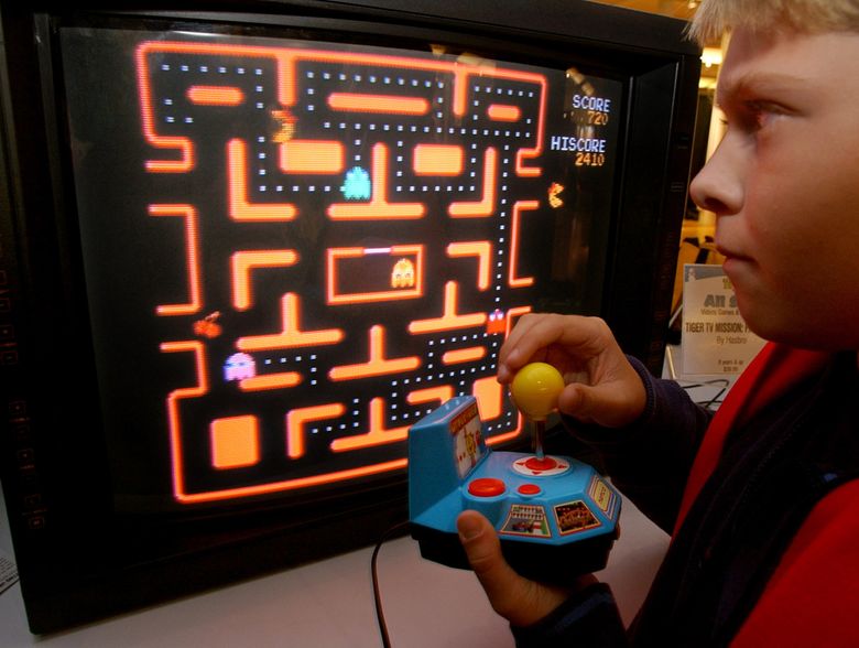 You can now play 'Pac-Man' and 'Space Invaders' in Facebook Messenger