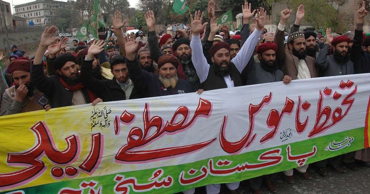 Violence at Pakistan rally in support of blasphemy laws | The Seattle Times