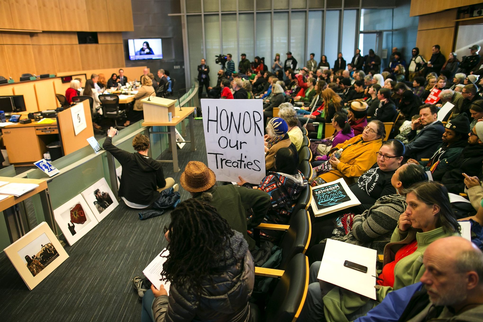 Councilmen Call For L.A. To Divest From Wells Fargo Over Dakota Access  Pipeline