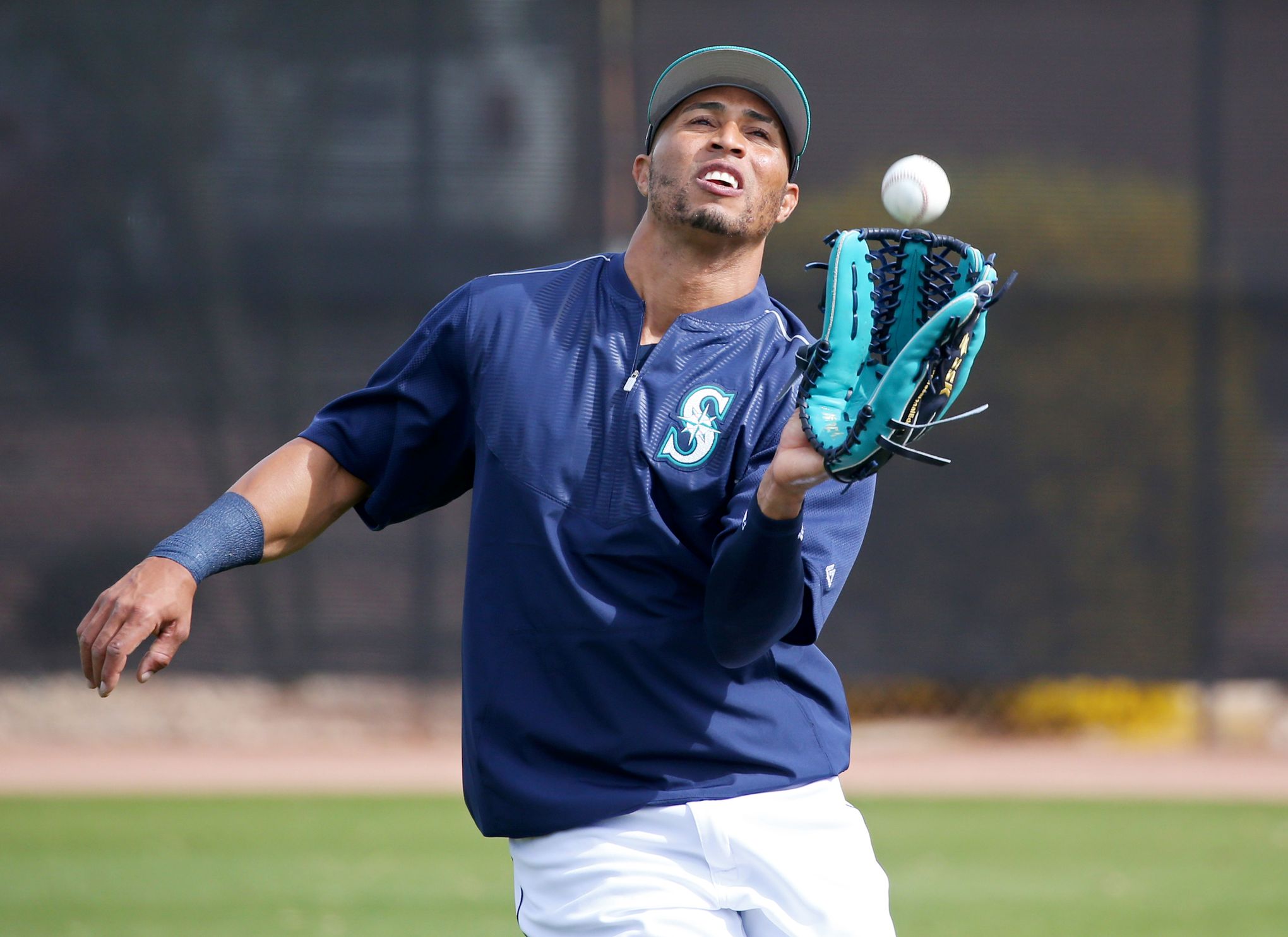 White Sox's Jose Abreu: I was close to trainer accused of smuggling