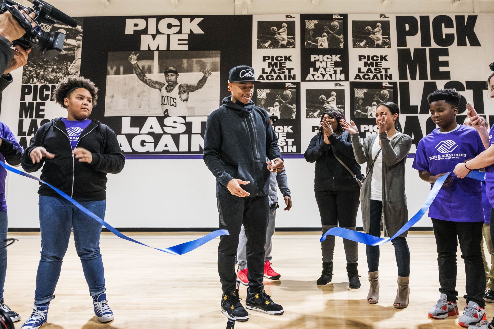 Isaiah Thomas gets autographed jersey from Brady - The Boston Globe