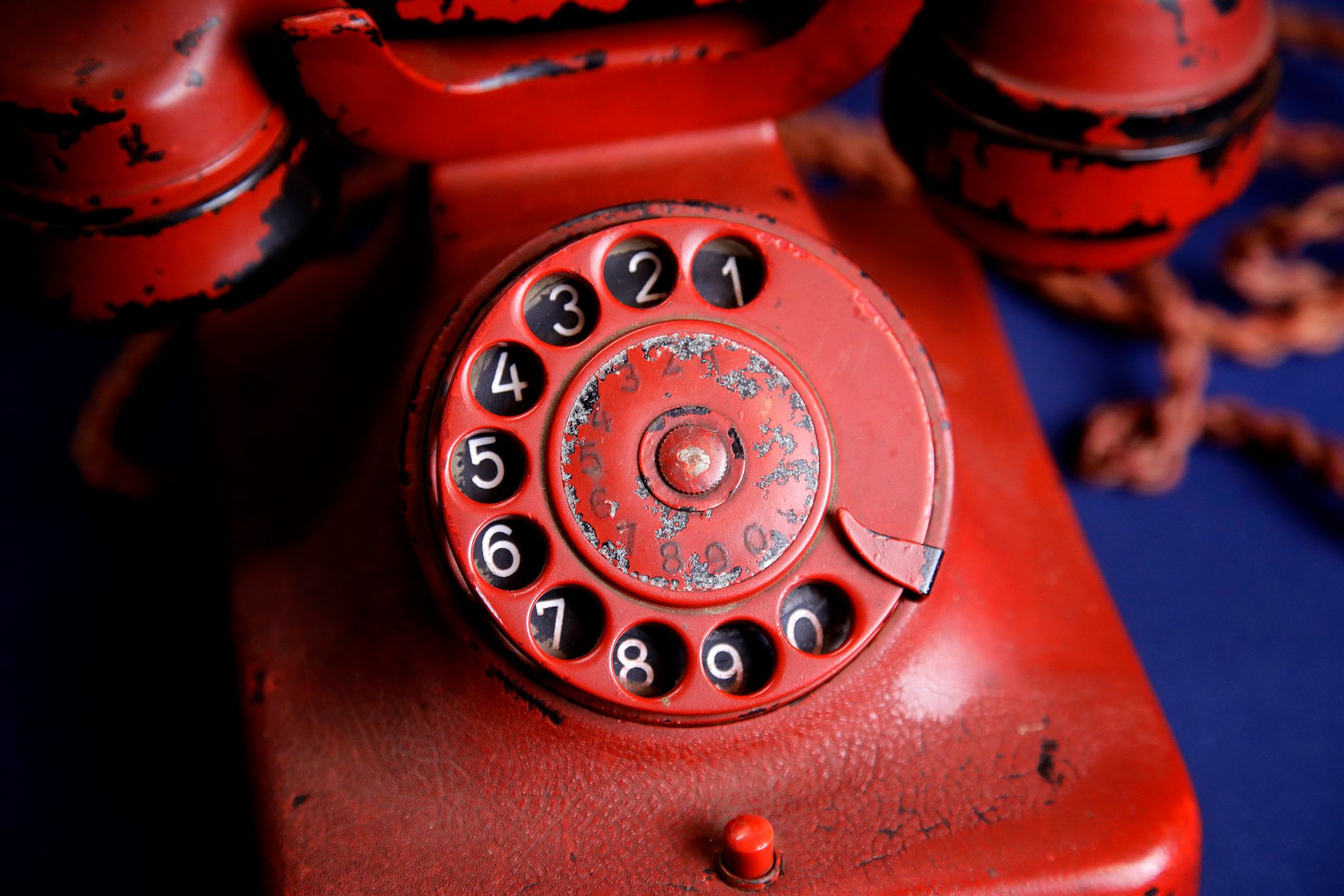 Hitler's phone is up for auction; bids to start at $100k | The Seattle Times