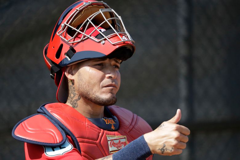 Yadier Molina, Cardinals catcher, returns home after surgery on groin