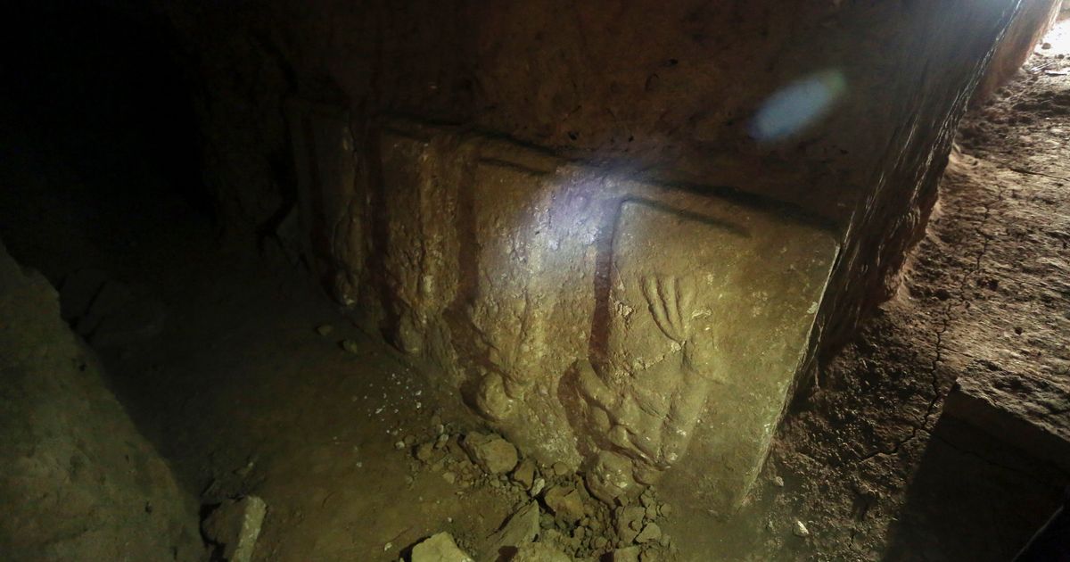 Ancient palace revealed under destroyed Mosul shrine | The Seattle Times