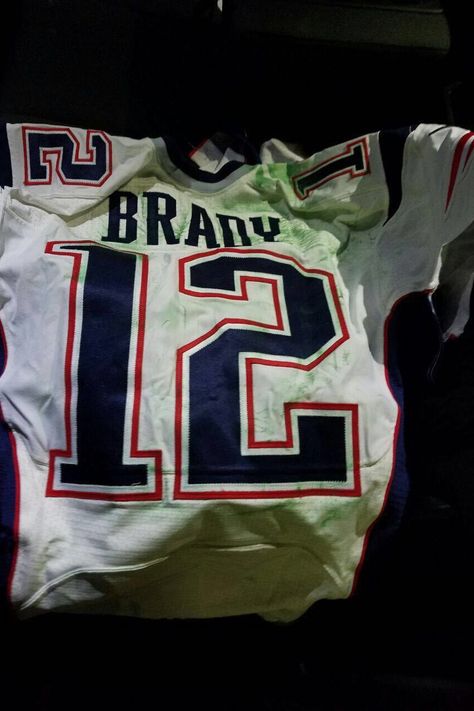 F.B.I. Recovers Tom Brady's Missing Super Bowl Jerseys in Mexico - The New  York Times