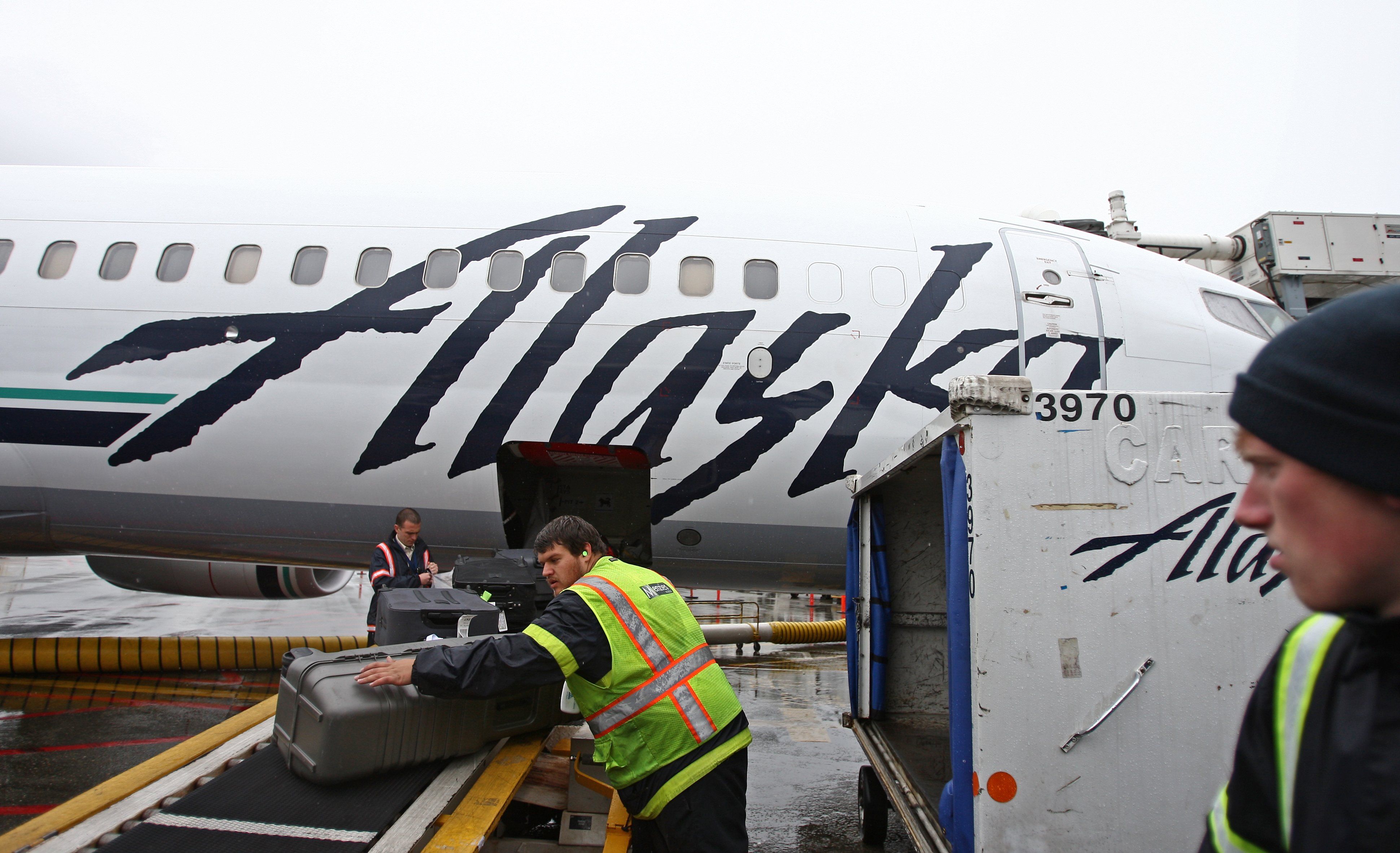 alaska airlines lost baggage