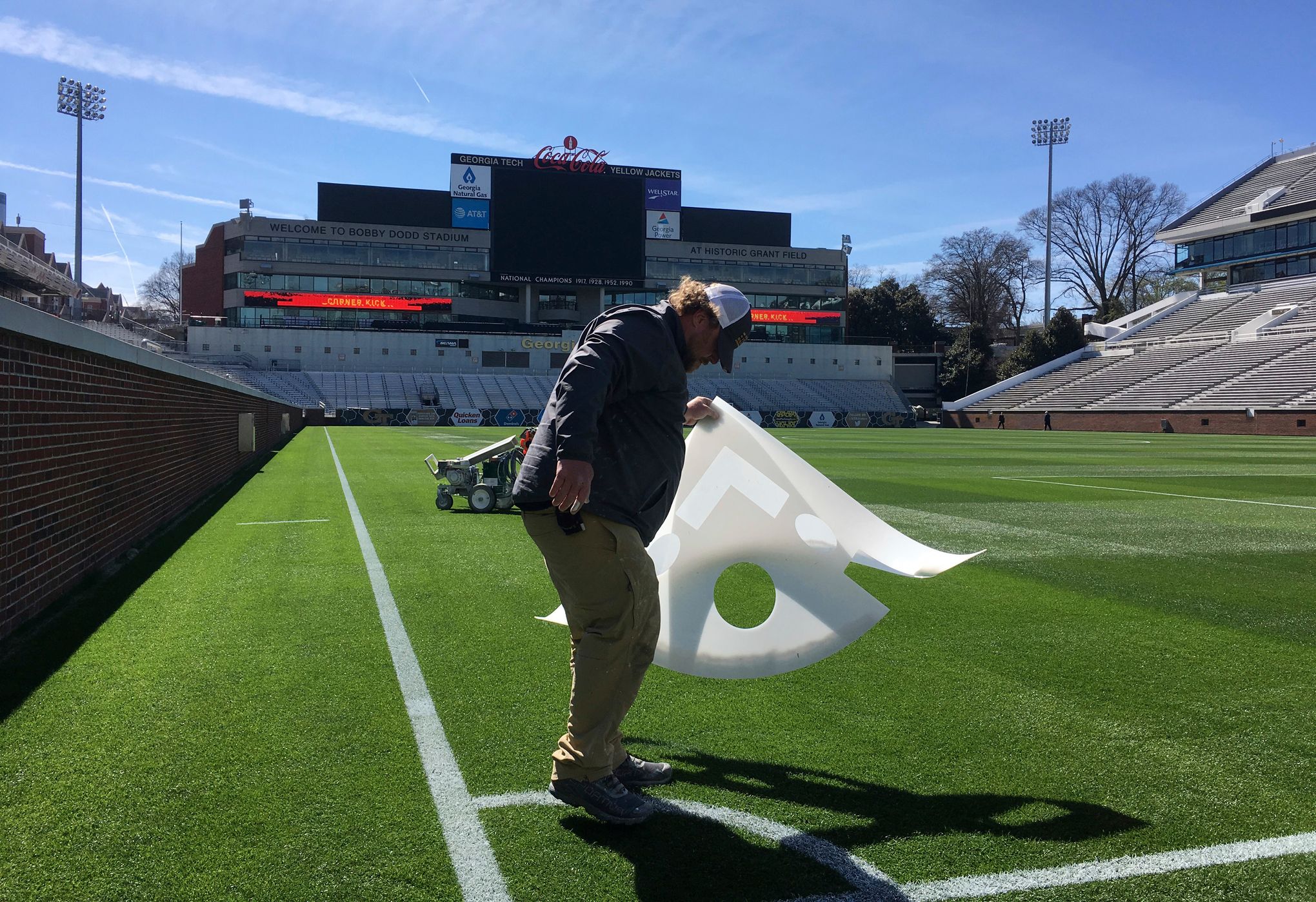 Atlanta's new stadium ready for business — except that roof