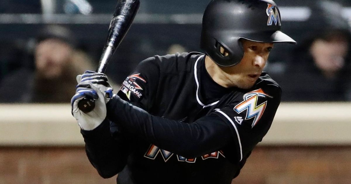 Marlins' Ichiro homers in final Safeco at-bat