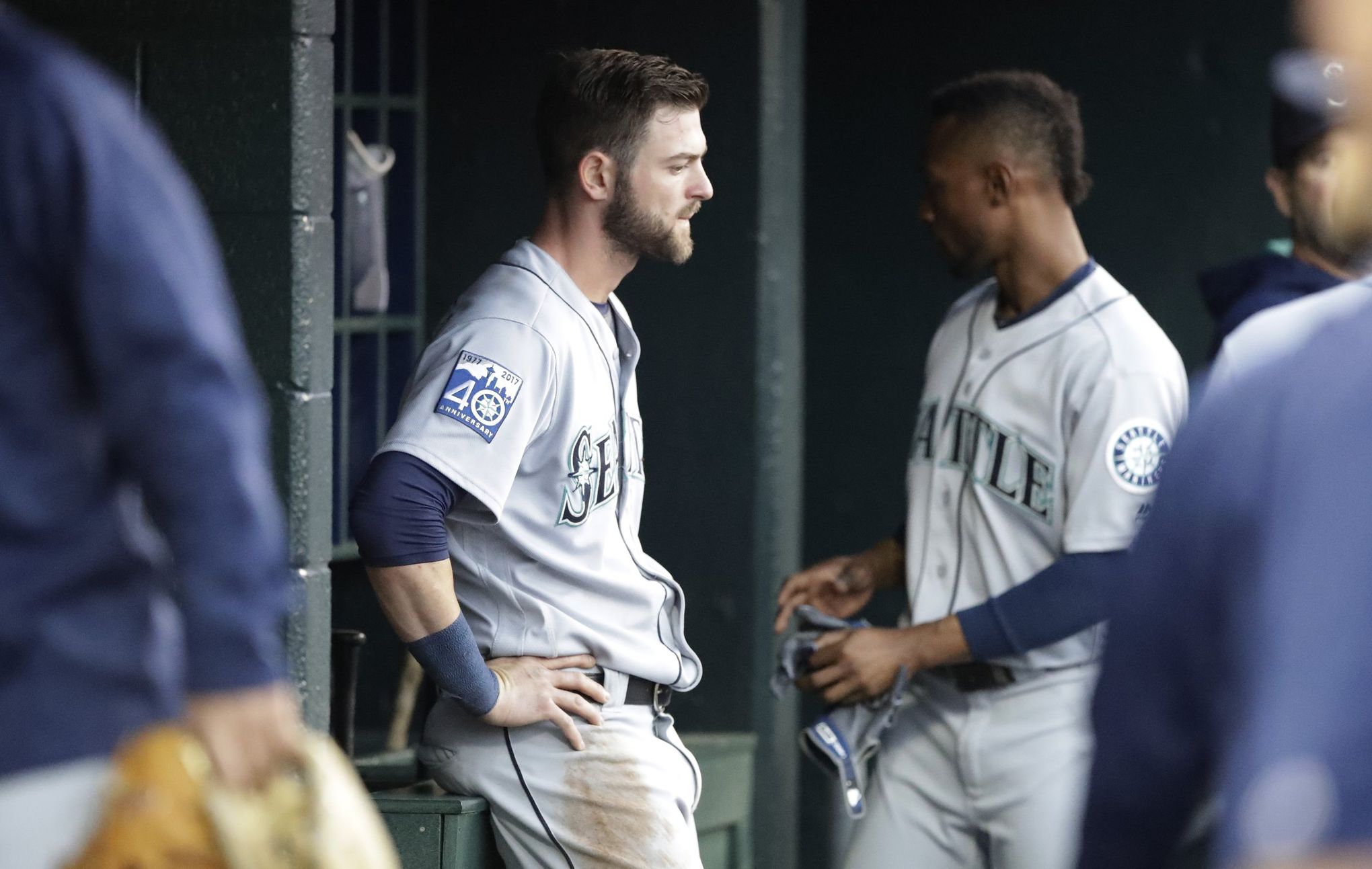 Mitch Haniger leaves game with oblique injury - NBC Sports