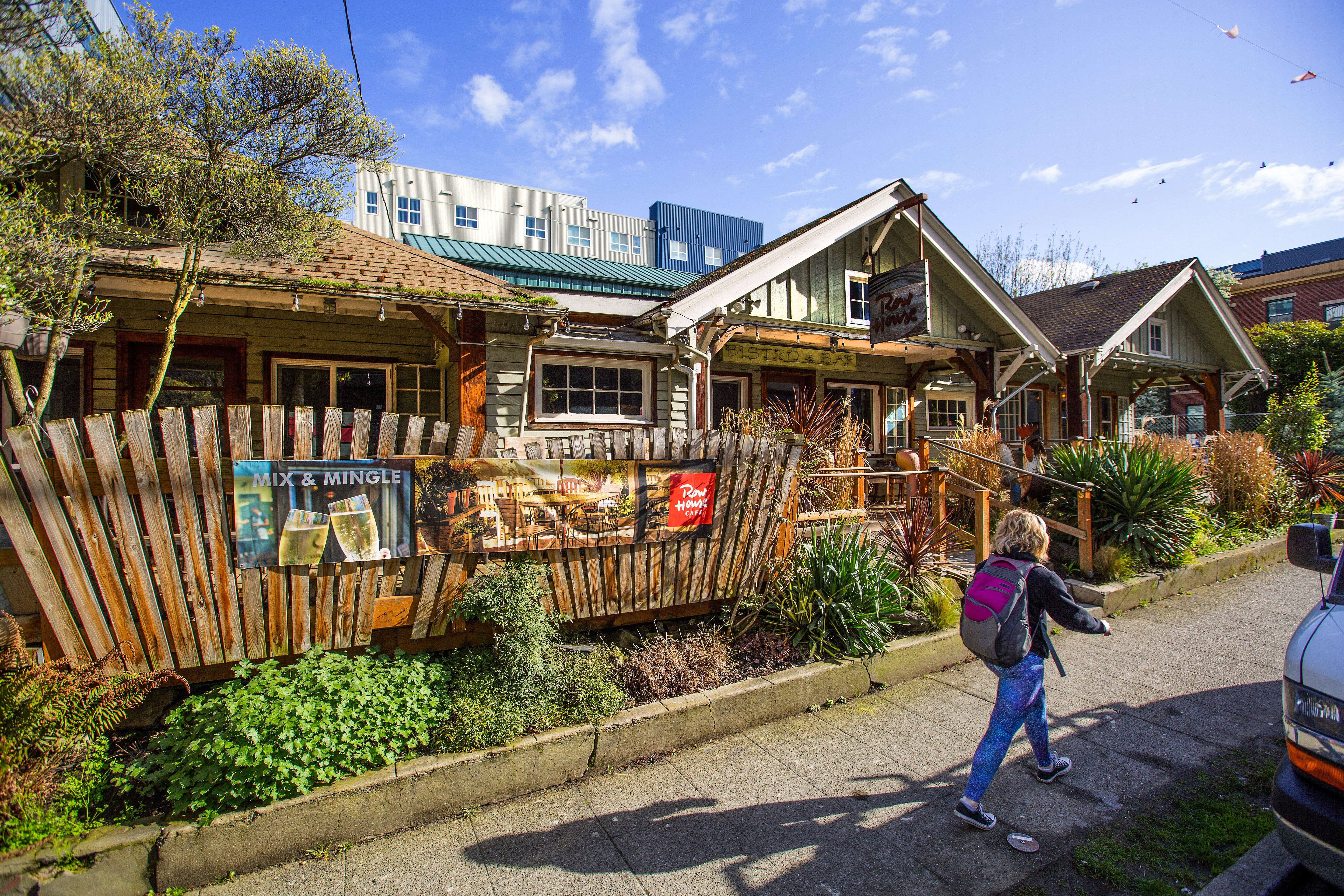 Row House Caf a South Lake Union holdout to be torn down for