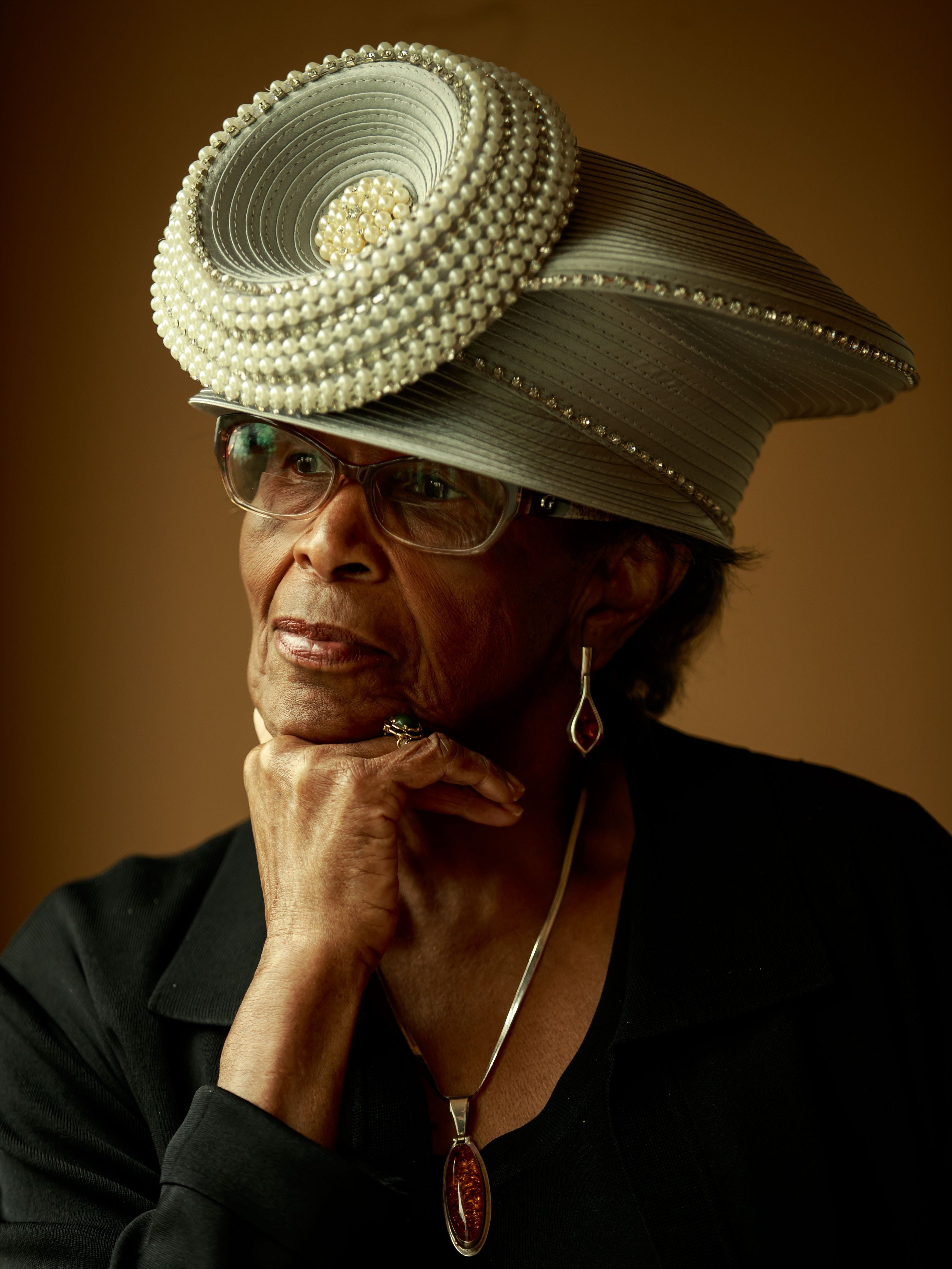 Black women clearance in hats