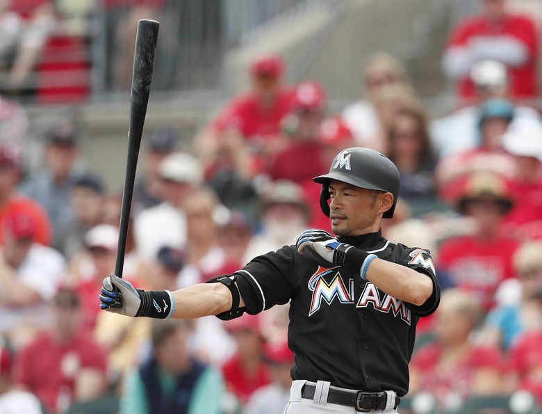 Marlins' Ichiro homers in final Safeco at-bat