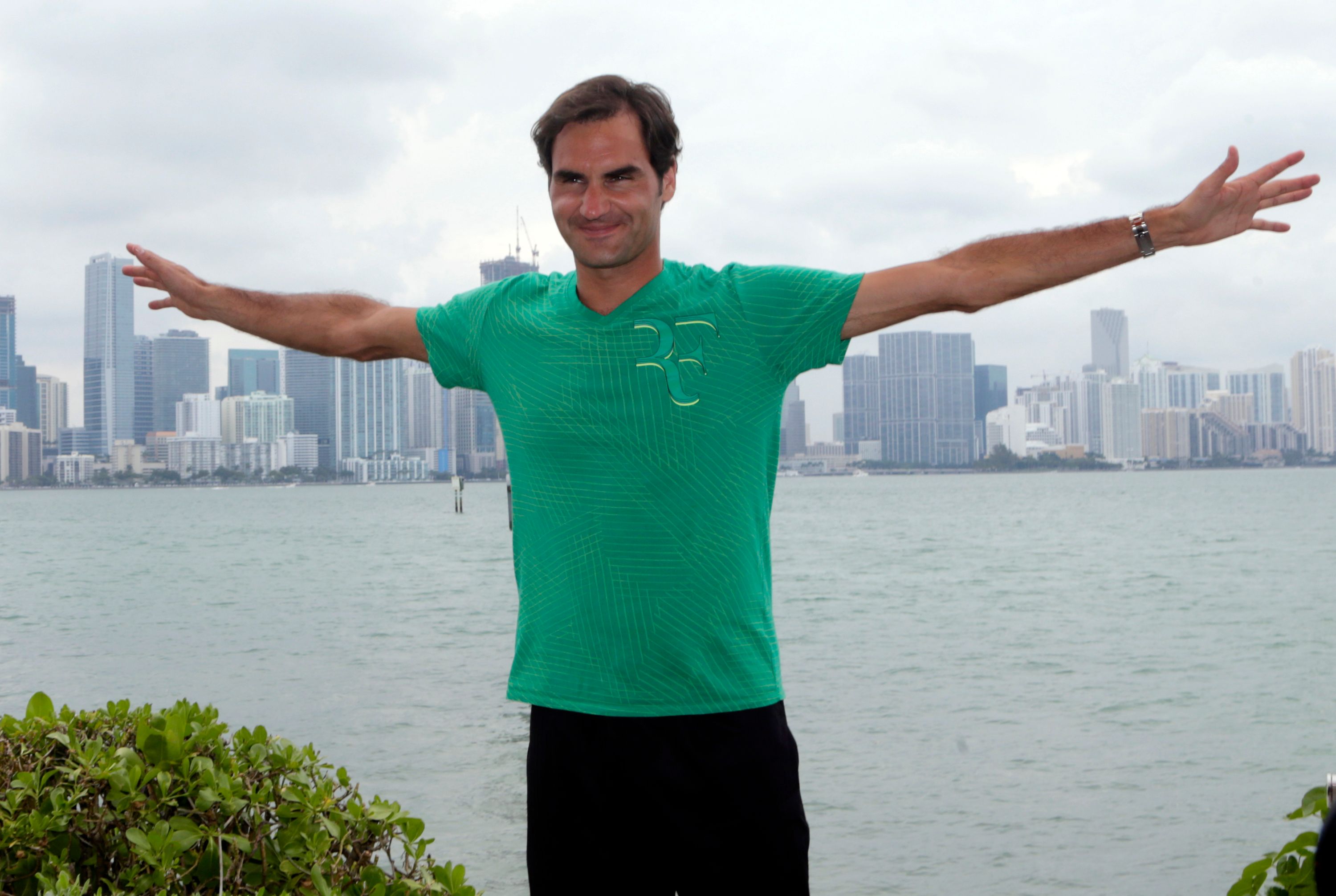 While tennis heads to clay, Roger Federer heads for vacation | The