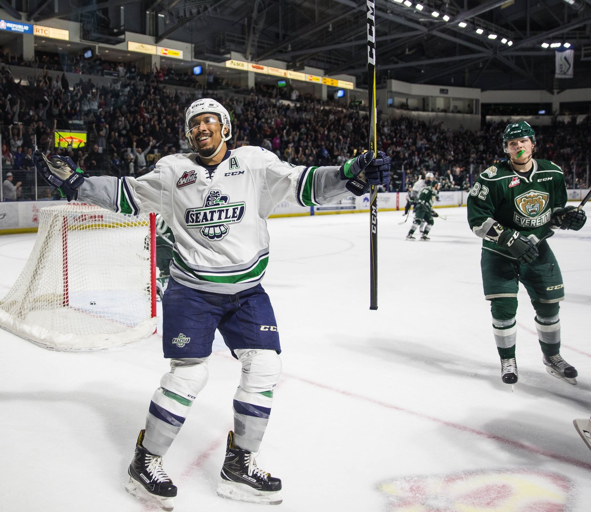 Silvertips beat T-Birds 4-1 in Game 1 of WHL Playoffs