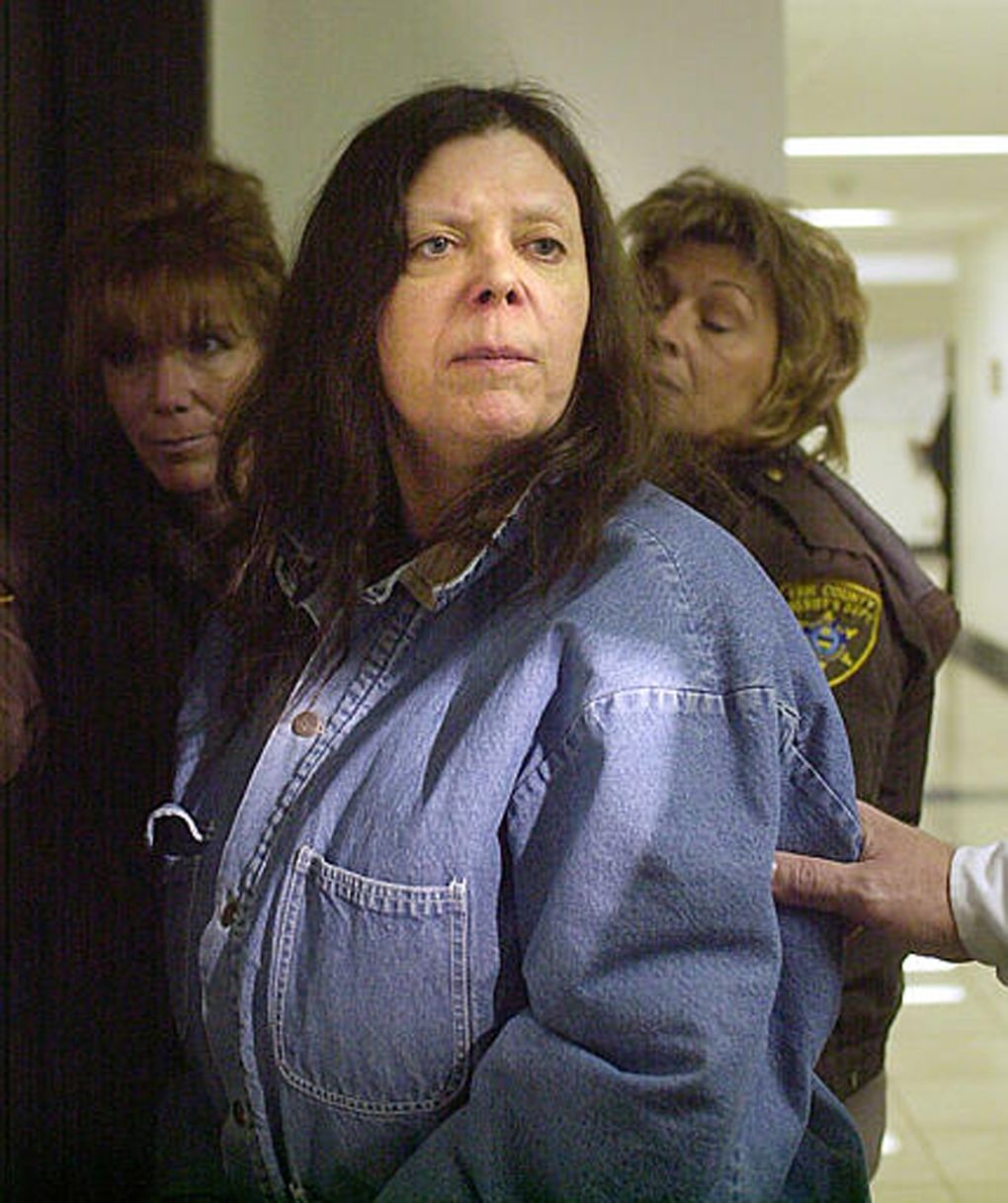 Woman serving life in collar bomb robbery dies in prison | The Seattle Times