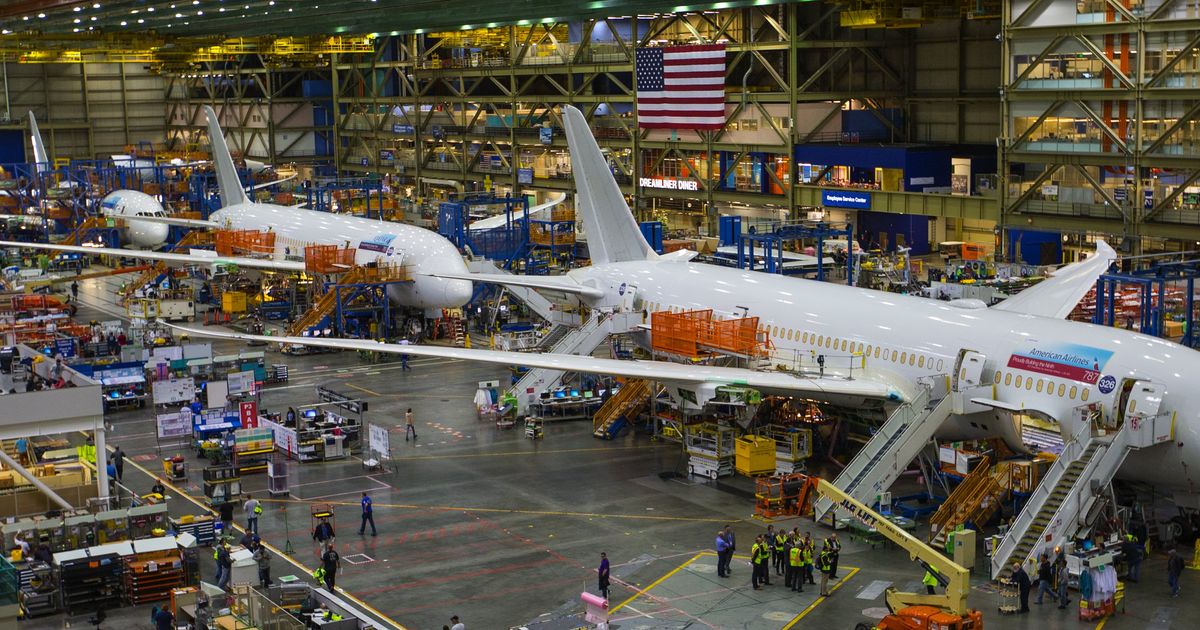 Boeing plans hundreds of layoff notices for engineers this week The