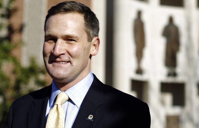 Virginia mayor takes on online trolls after Confederate monument