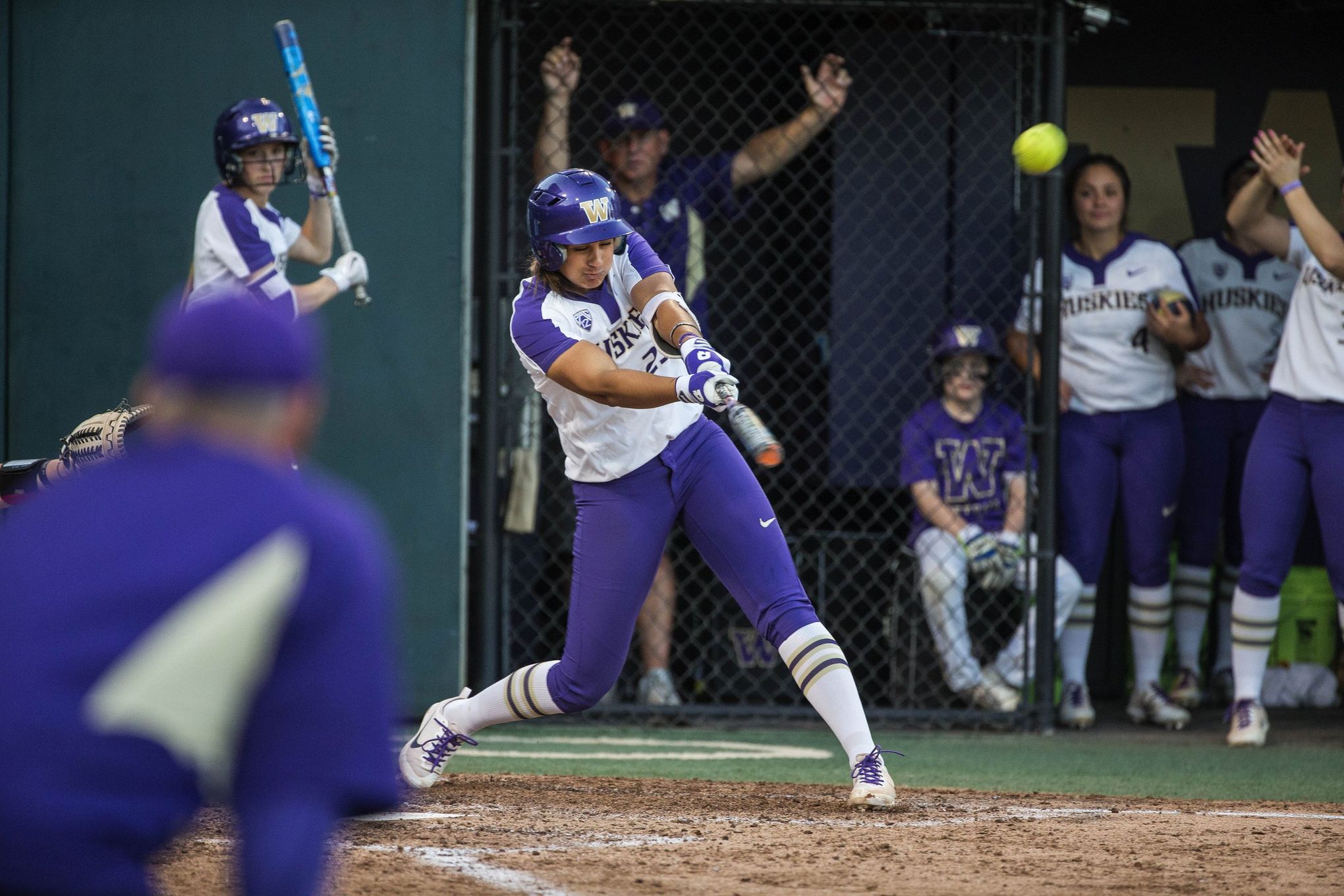 UW Huskies softball edges Utah 21 to capture final spot in Women’s