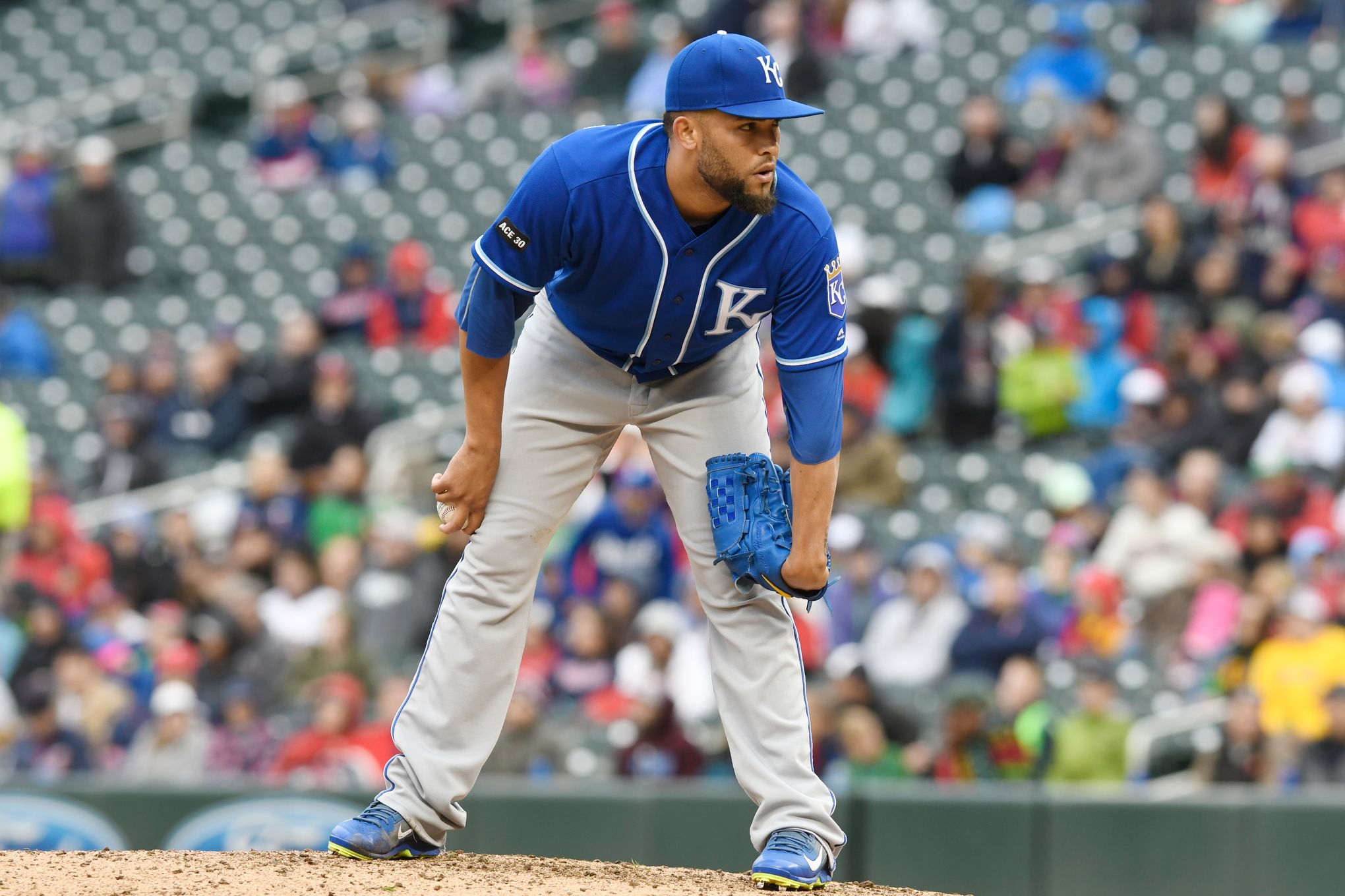 Washington Nationals acquire reliever Kelvin Herrera from Kansas