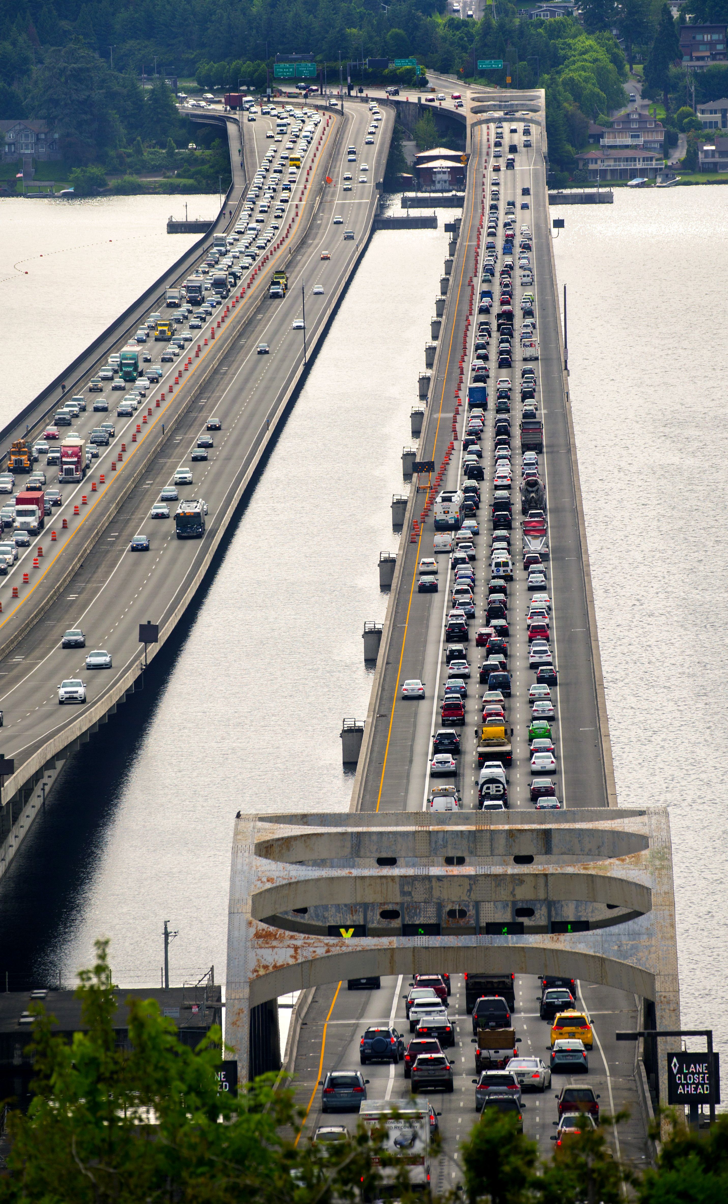 Mercer Island braces for new I-90 bottlenecks as light-rail work