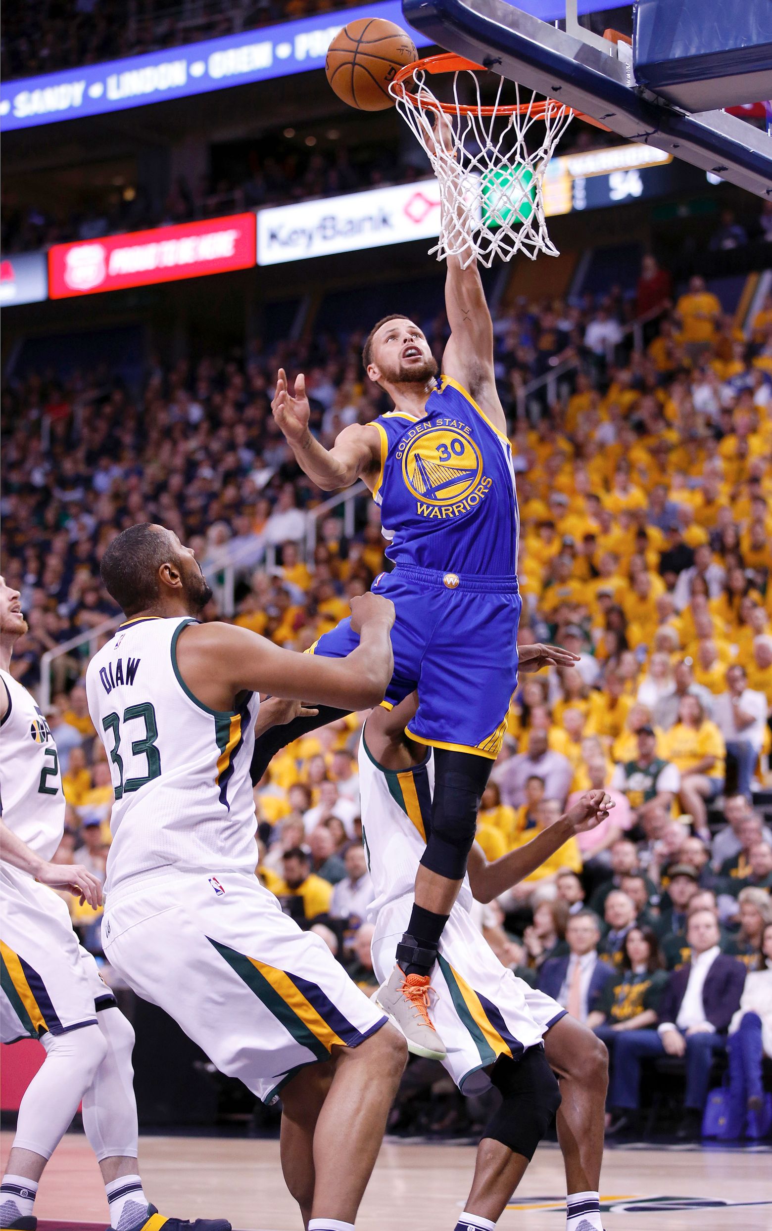Stephen Curry Scores 30 Points as the Warriors Sweep the Jazz